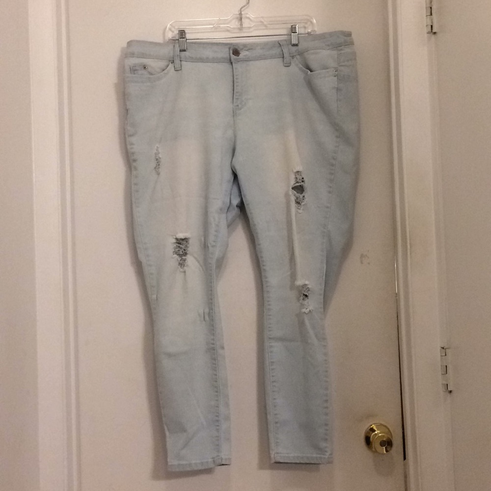 YMI skinny distressed light jeans